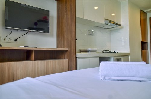 Photo 2 - Fully Furnished with Modern Design Studio Sky House BSD Apartment