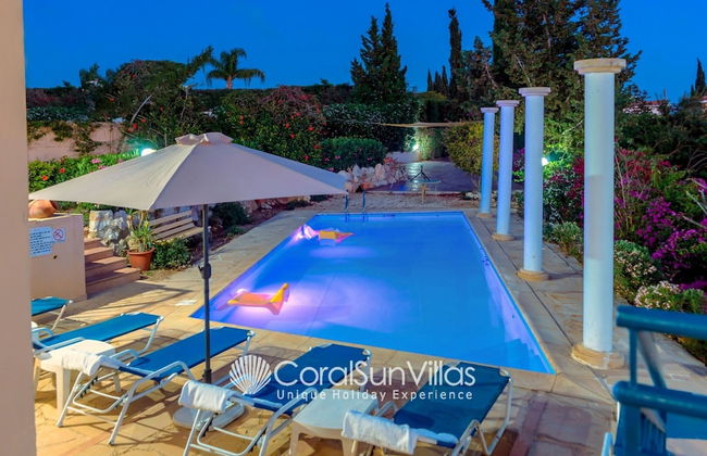 Wonderful Quiet Area, Completely Privacy, Large Private Pool, Colourful Garden - Photo 37