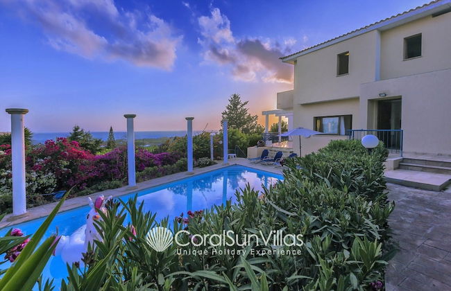 Wonderful Quiet Area, Completely Privacy, Large Private Pool, Colourful Garden - Photo 31