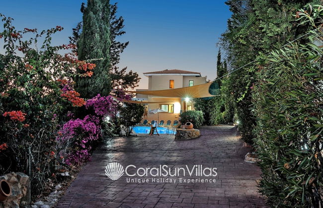 Wonderful Quiet Area, Completely Privacy, Large Private Pool, Colourful Garden - Photo 62