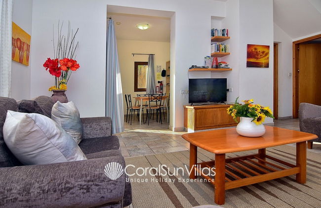 Wonderful Quiet Area, Completely Privacy, Large Private Pool, Colourful Garden - Photo 17