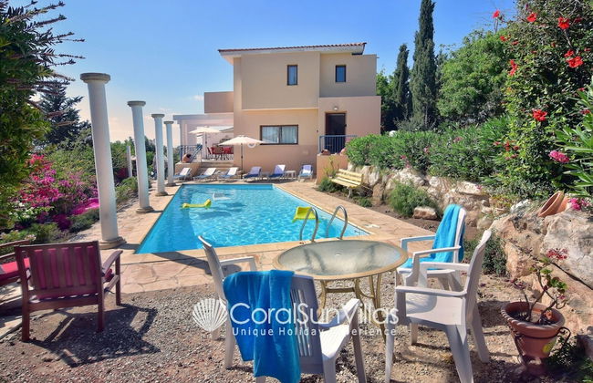 Wonderful Quiet Area, Completely Privacy, Large Private Pool, Colourful Garden - Photo 35