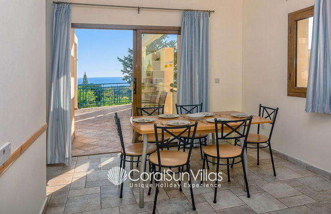 Wonderful Quiet Area, Completely Privacy, Large Private Pool, Colourful Garden - Photo 45
