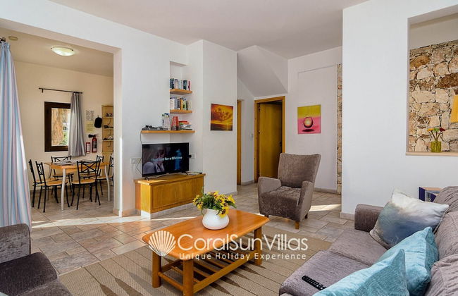 Wonderful Quiet Area, Completely Privacy, Large Private Pool, Colourful Garden - Photo 18