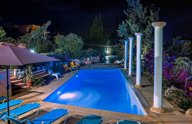 Wonderful Quiet Area, Completely Privacy, Large Private Pool, Colourful Garden - Photo 40