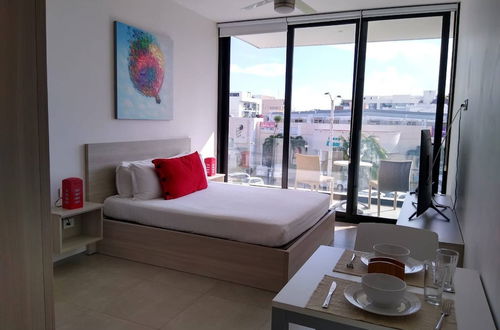 Foto 2 - Studio Close to 5th Av. w/ Amazing Roof Pool View, Gym, Spa and More