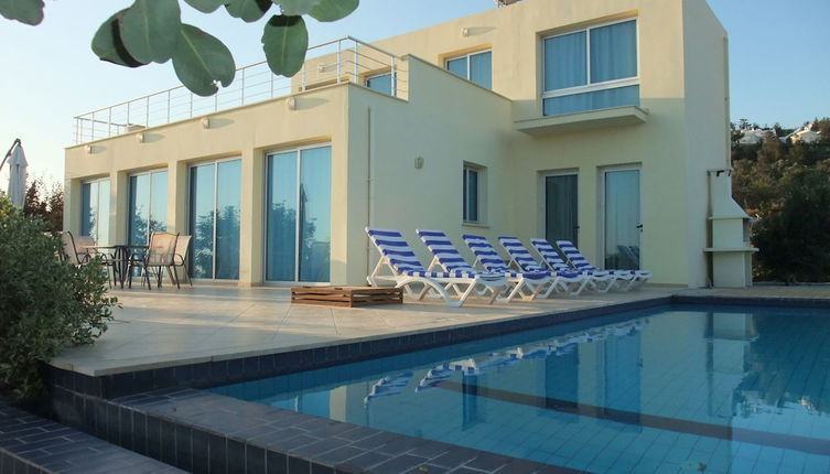 Photo 1 - Sunny Villa, a Perfect Spacious Villa With Private Pool, Wifi & Ac in all Rooms