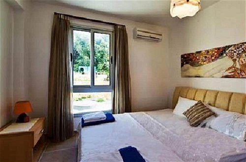 Foto 4 - Sunny Villa, a Perfect Spacious Villa With Private Pool, Wifi & Ac in all Rooms