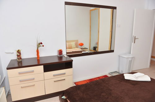 Photo 3 - Suitehome - Romana 6 - one Bedroom Apartment in the Heart of Bucharest