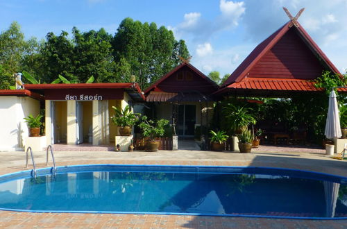 Photo 24 - 2 Double Bedroom Pool Apartment With Extensive Kitchen Dining Room Wi-fi Aircon