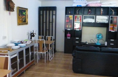 Photo 4 - 2 Double Bedroom Pool Apartment With Extensive Kitchen Dining Room Wi-fi Aircon
