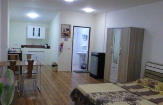 Foto 3 - 2 Double Bedroom Pool Apartment With Extensive Kitchen Dining Room Wi-fi Aircon