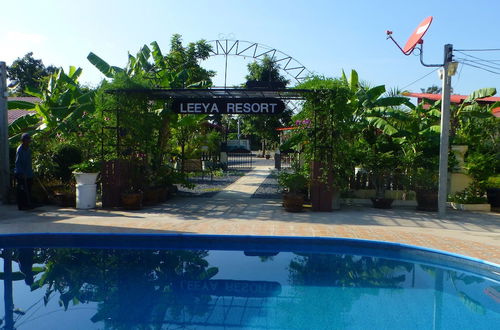 Photo 11 - 2 Double Bedroom Pool Apartment With Extensive Kitchen Dining Room Wi-fi Aircon