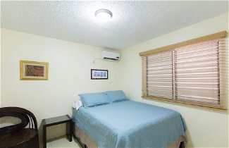 Photo 2 - New Kingston Guest Apartment IV