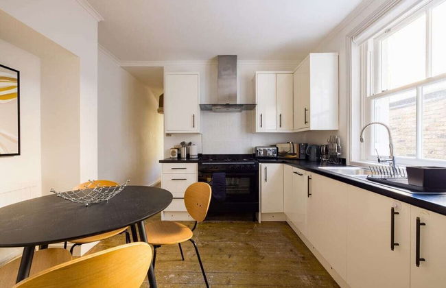 The Fulham Bolthole - Beckoning 2bdr Flat With Garden - Photo 2