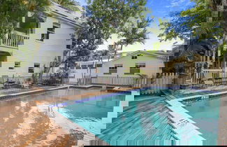 Foto 2 - Land Of Love by Avantstay Pets Allowed! Shared Pool! Great Location! Month Long Stays Only