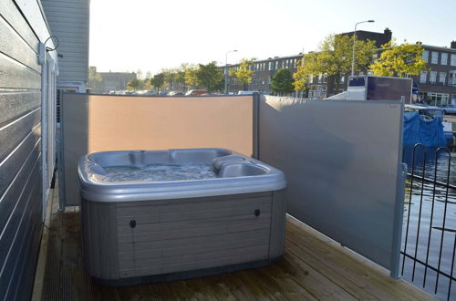 Photo 7 - Beautiful Houseboat With Terrace, Jacuzzi