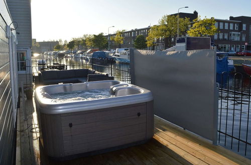 Photo 6 - Beautiful Houseboat With Terrace, Jacuzzi