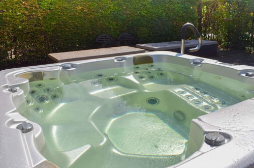 Photo 46 - Posh Holiday Home in Alphen with Hot Tub