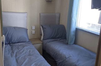 Photo 2 - Immaculate Sen Friendly 3-bed Caravan in Porthcawl