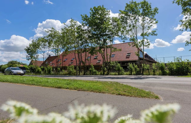 Serene Holiday Home in Oostkapelle near Center & Forest - Foto 1