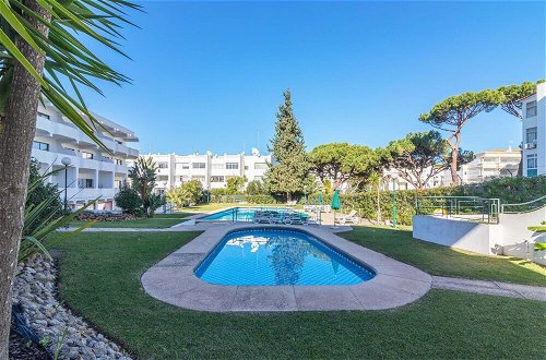 Foto 4 - Vilamoura Cosy 2 With Pool by Homing