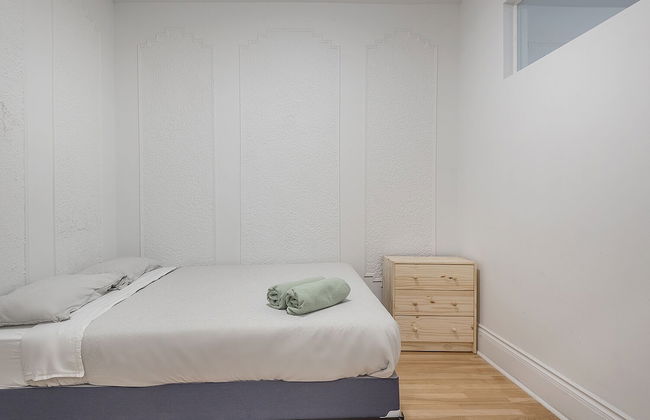 Beautiful Private Bedroom in Mile-End - Foto 11