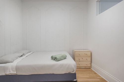 Photo 11 - Beautiful Private Bedroom in Mile-End