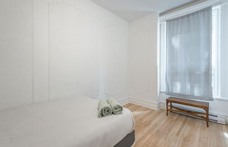 Photo 3 - Beautiful Private Bedroom in Mile-End