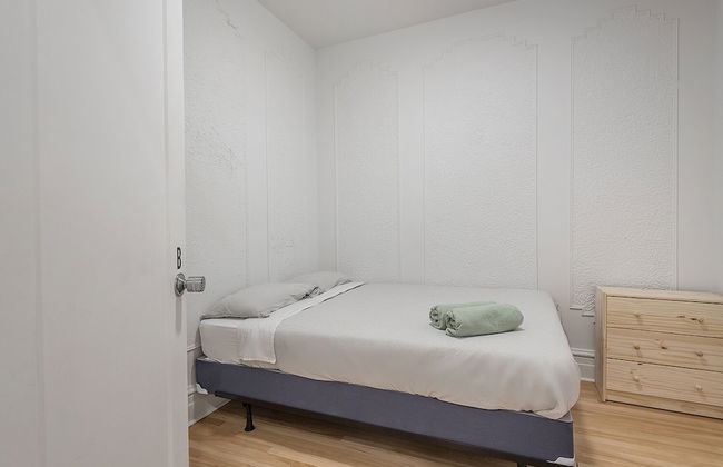 Beautiful Private Bedroom in Mile-End - Foto 8