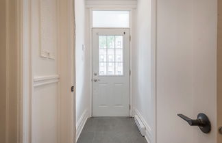 Photo 1 - Beautiful Private Bedroom in Mile-End