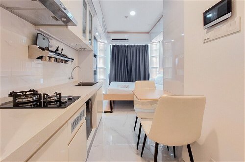 Photo 13 - High Floor And Simply Look Studio At Sky House Bsd Apartment