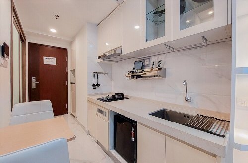 Photo 12 - High Floor And Simply Look Studio At Sky House Bsd Apartment