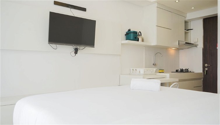 Foto 1 - Cozy And Minimalist Studio At Serpong Greenview Apartment