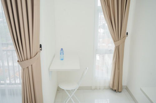 Photo 11 - Nice And Comfort Studio At Akasa Pure Living Bsd Apartment
