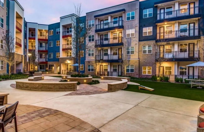 Cozy 1BR King Suite Close to Downtown w Fast Wifi - Foto 19