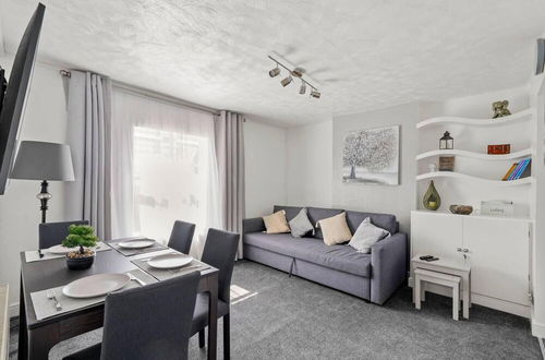 Photo 16 - Impeccable Apartment in Bletchley Milton Keynes