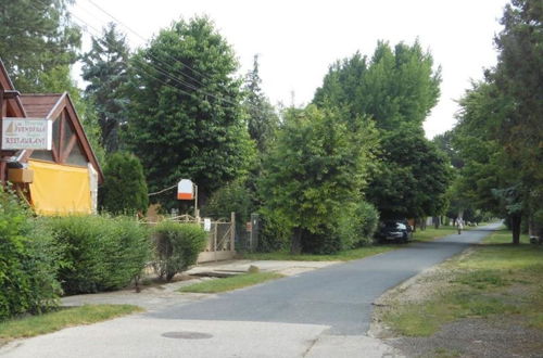 Foto 47 - Cozy Family Cottage at the Lake Balaton