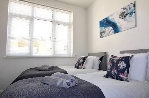 Photo 5 - Remarkable 3-bed Apartment in Newport Pagnell
