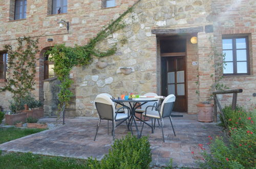 Photo 22 - Luxurious Holiday Home With Private Patio, Tuscany, With Panoramic Swimming poo