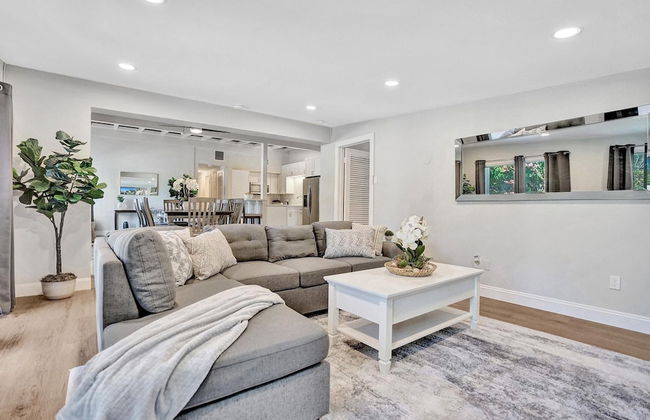 5BR with Heated Pool 5 min to Beach - Foto 27