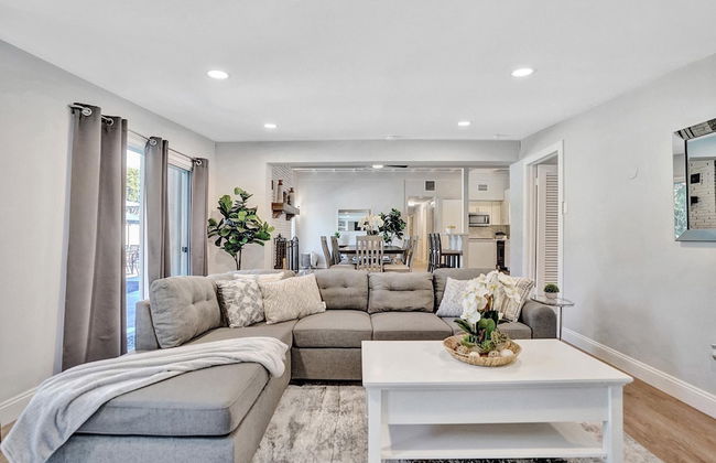 5BR with Heated Pool 5 min to Beach - Foto 23