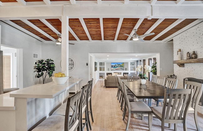 5BR with Heated Pool 5 min to Beach - Foto 43