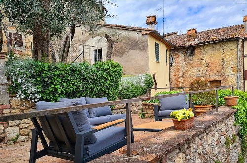 Foto 39 - La Terrazza, Elegant Tuscan Stone House With Garden and Terrace in Cetona