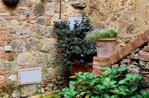Photo 27 - La Terrazza, Elegant Tuscan Stone House With Garden and Terrace in Cetona