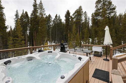 Photo 31 - Treehouse by Avantstay Secluded Mountain Cabin w/ Views, Hot Tub & Treehouse