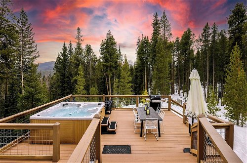 Photo 1 - Treehouse by Avantstay Secluded Mountain Cabin w/ Views, Hot Tub & Treehouse