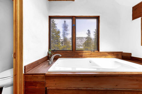 Photo 7 - Treehouse by Avantstay Secluded Mountain Cabin w/ Views, Hot Tub & Treehouse