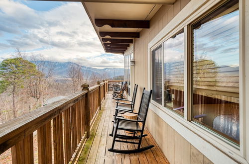 Photo 32 - Chestnut by Avantstay Mountain Cabin w/ Treetop Views, Hot Tub & Game Room