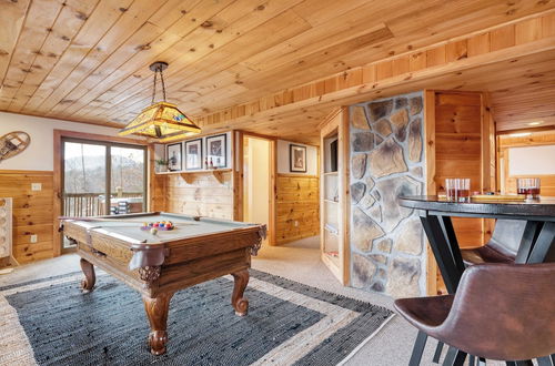 Photo 13 - Chestnut by Avantstay Mountain Cabin w/ Treetop Views, Hot Tub & Game Room